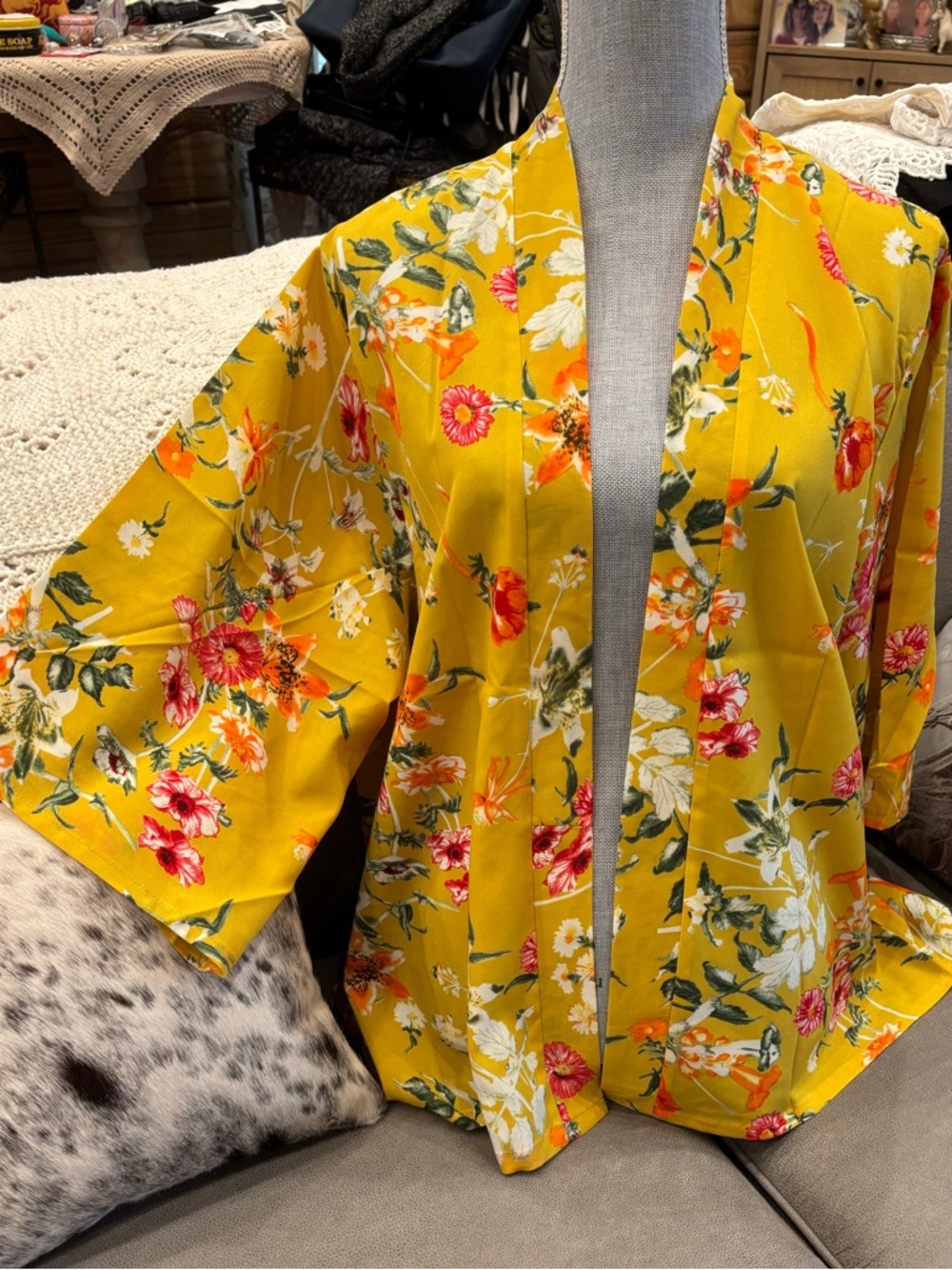 Do everything in love Floral Open-Front short Kimono Cape